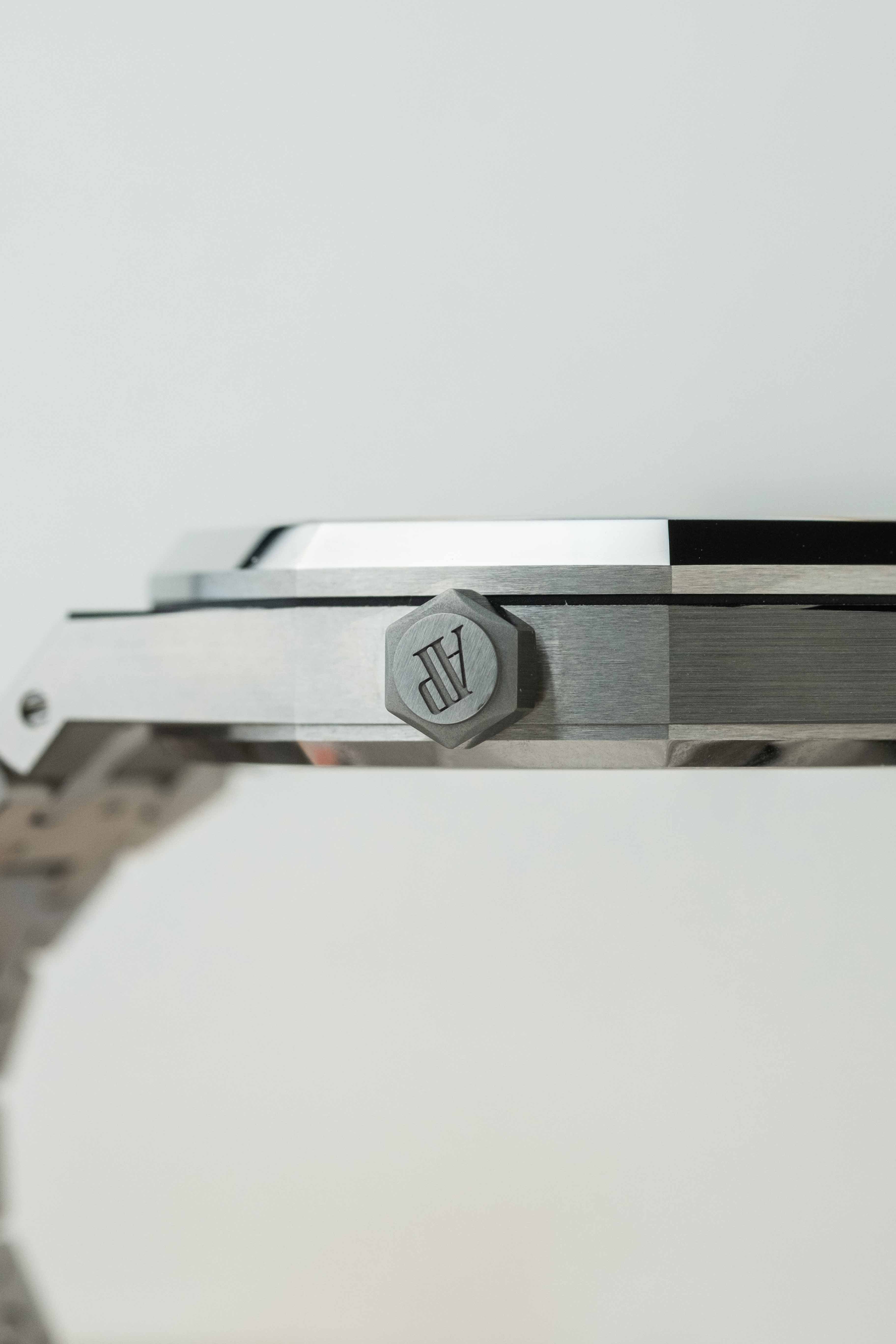 Audemars Piguet Royal Oak 41mm Ref. 15500ST.OO.1220ST.04 'White' Dial 2022 w/ Box & Papers