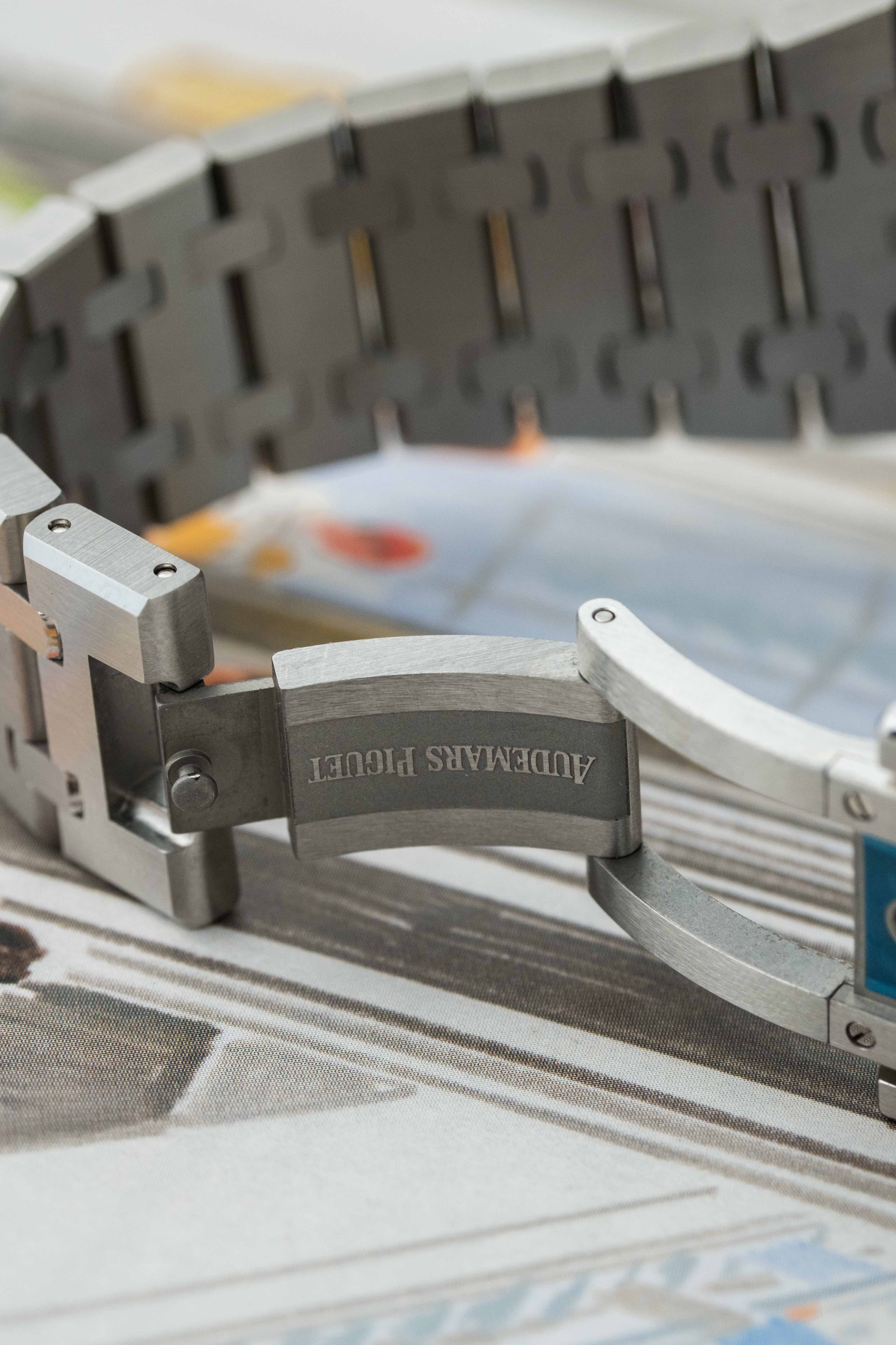 Audemars Piguet Royal Oak 41mm Ref. 15500ST.OO.1220ST.04 'White' Dial 2022 w/ Box & Papers