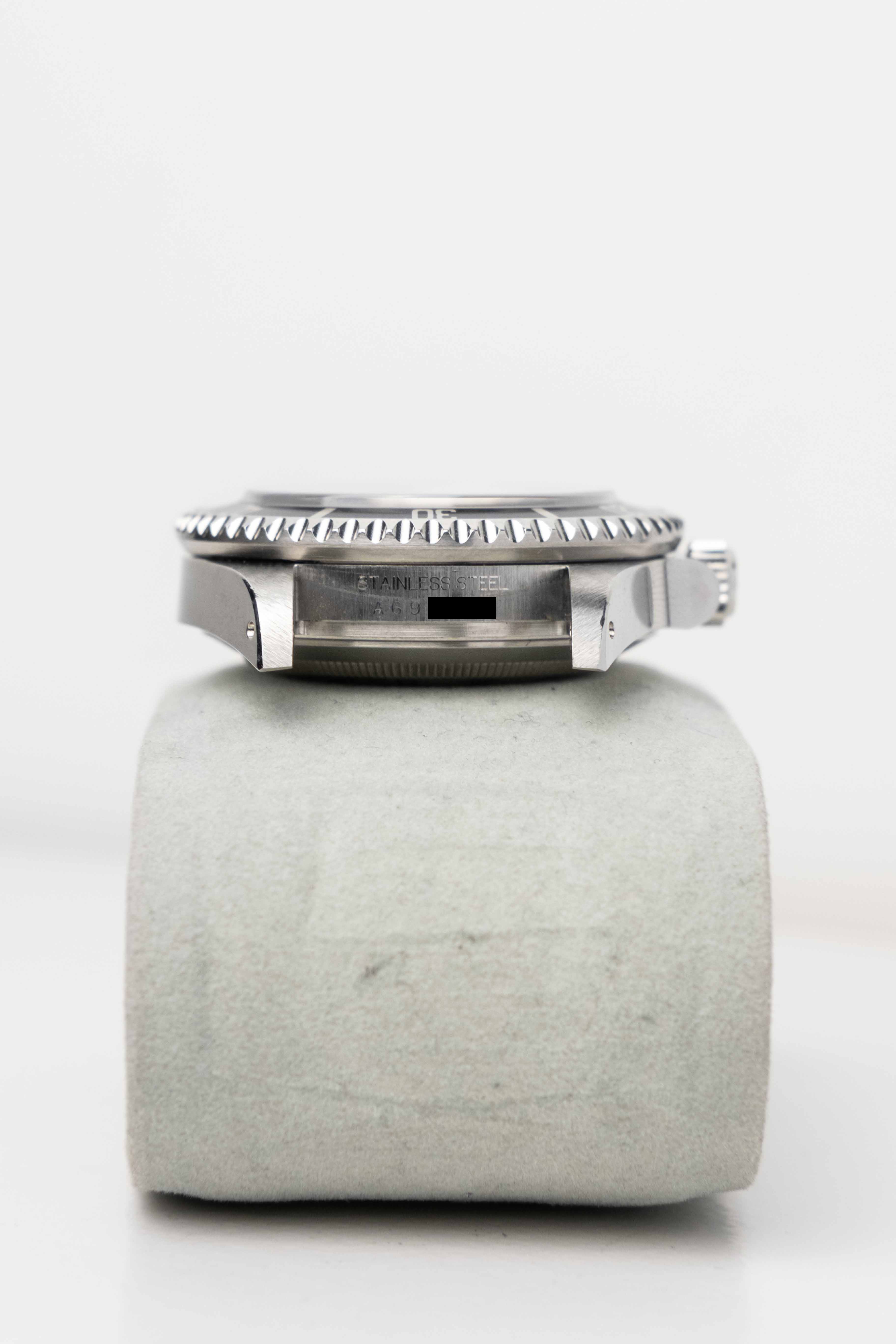 Rolex Sea-Dweller Ref. 16600 1999 w/ Box