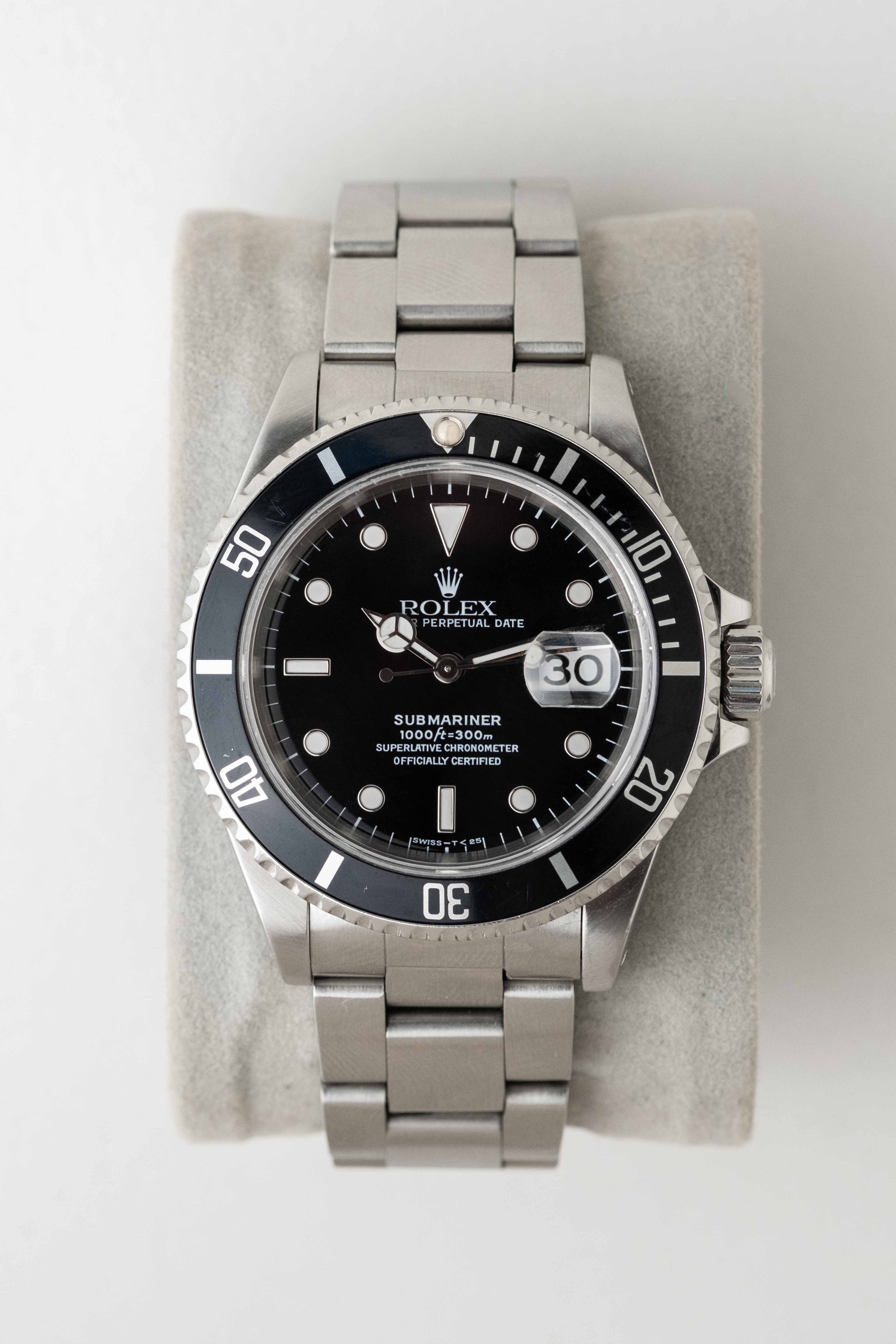 Rolex Submariner Ref. 16610 Date 1996 w/ Box & Papers