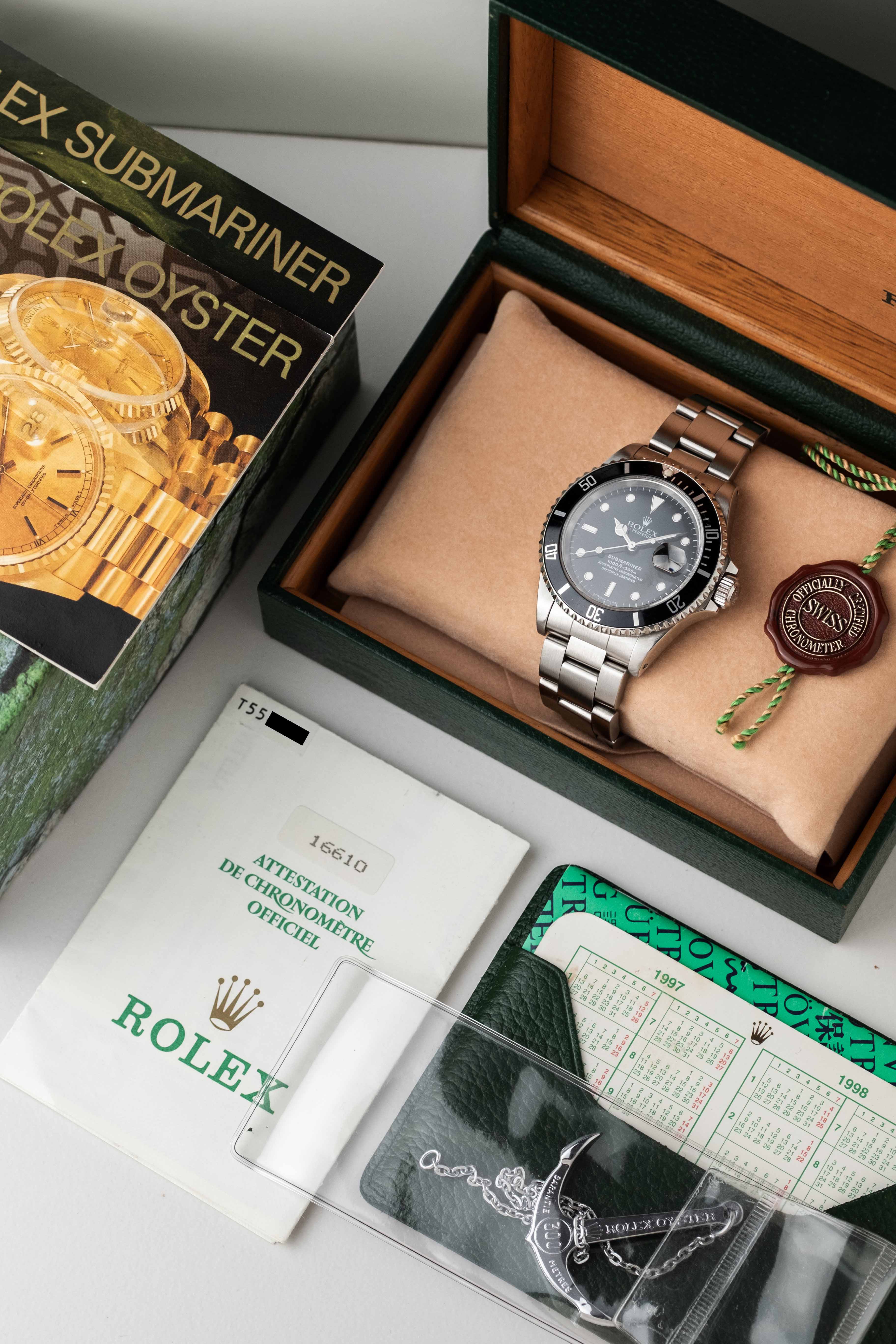 Rolex Submariner Ref. 16610 Date 1996 w/ Box & Papers