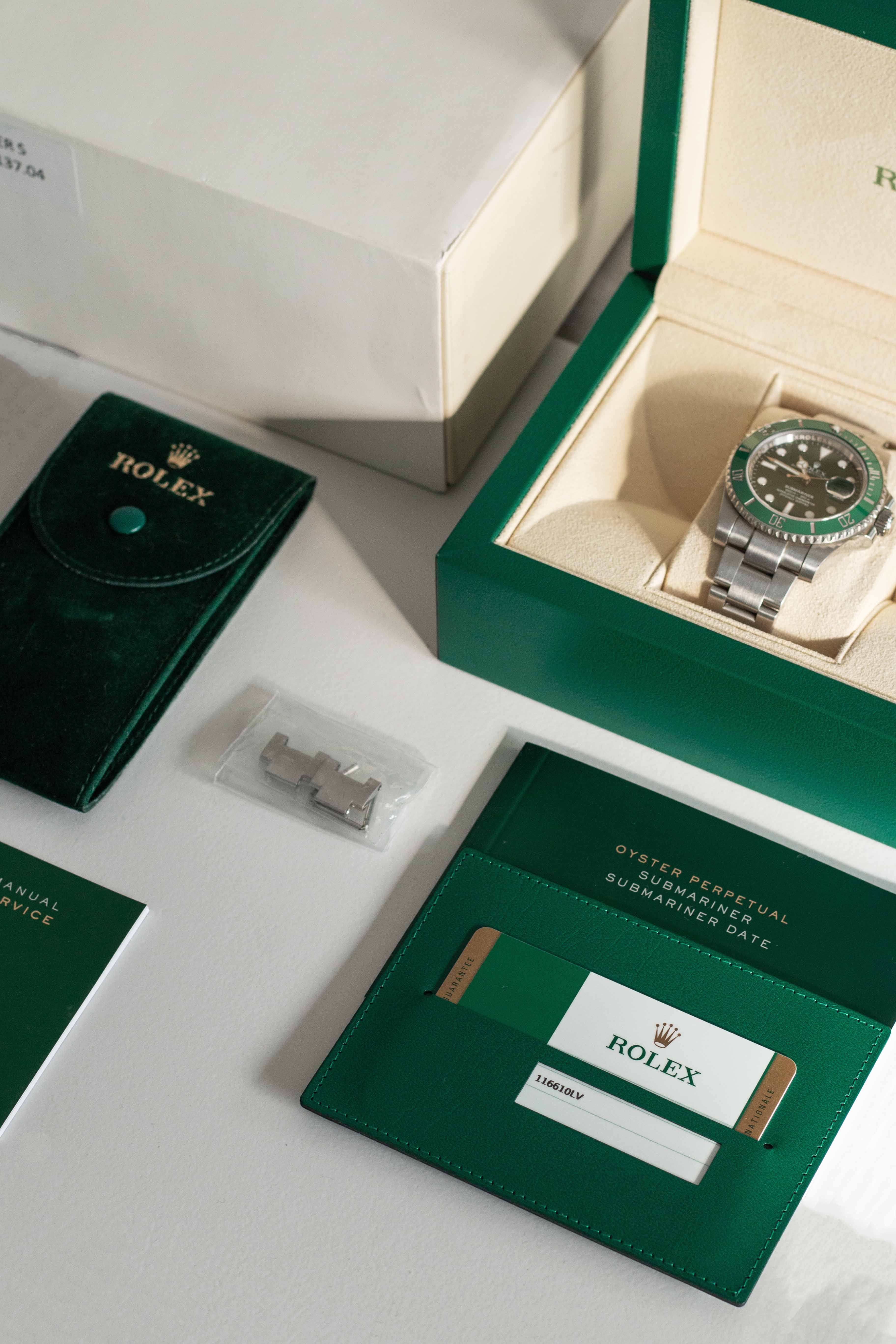 Rolex Submariner 'Hulk' Ref. 116610LV Date 2016 w/ Box & Papers