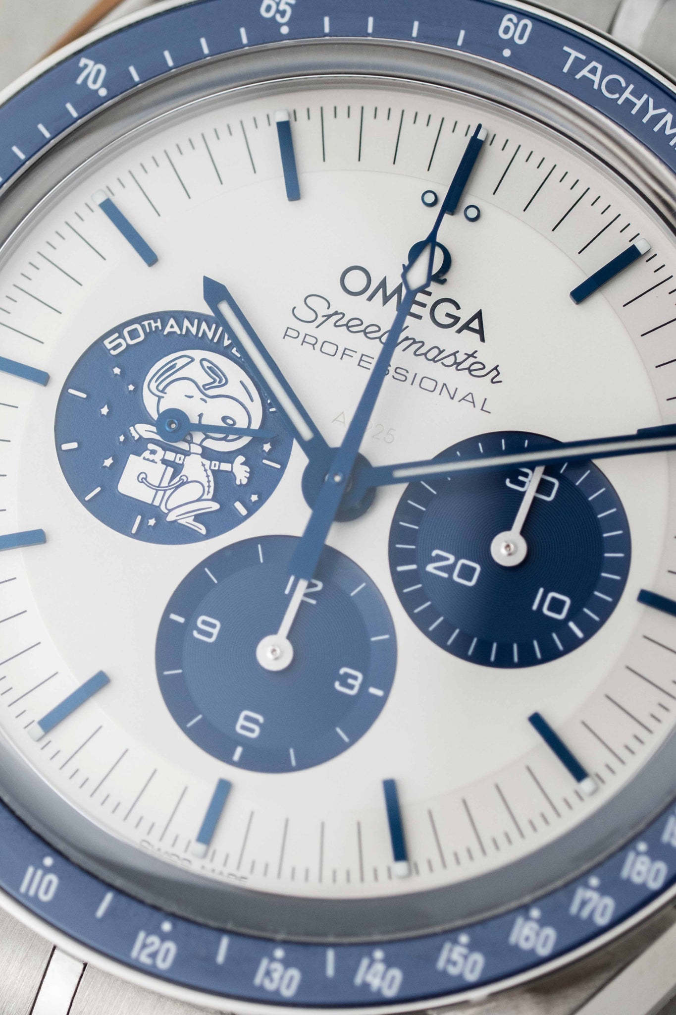 Omega Speedmaster 'Snoopy' Ref. 310.32.42.50.02.001 w/ Box & Papers 2023