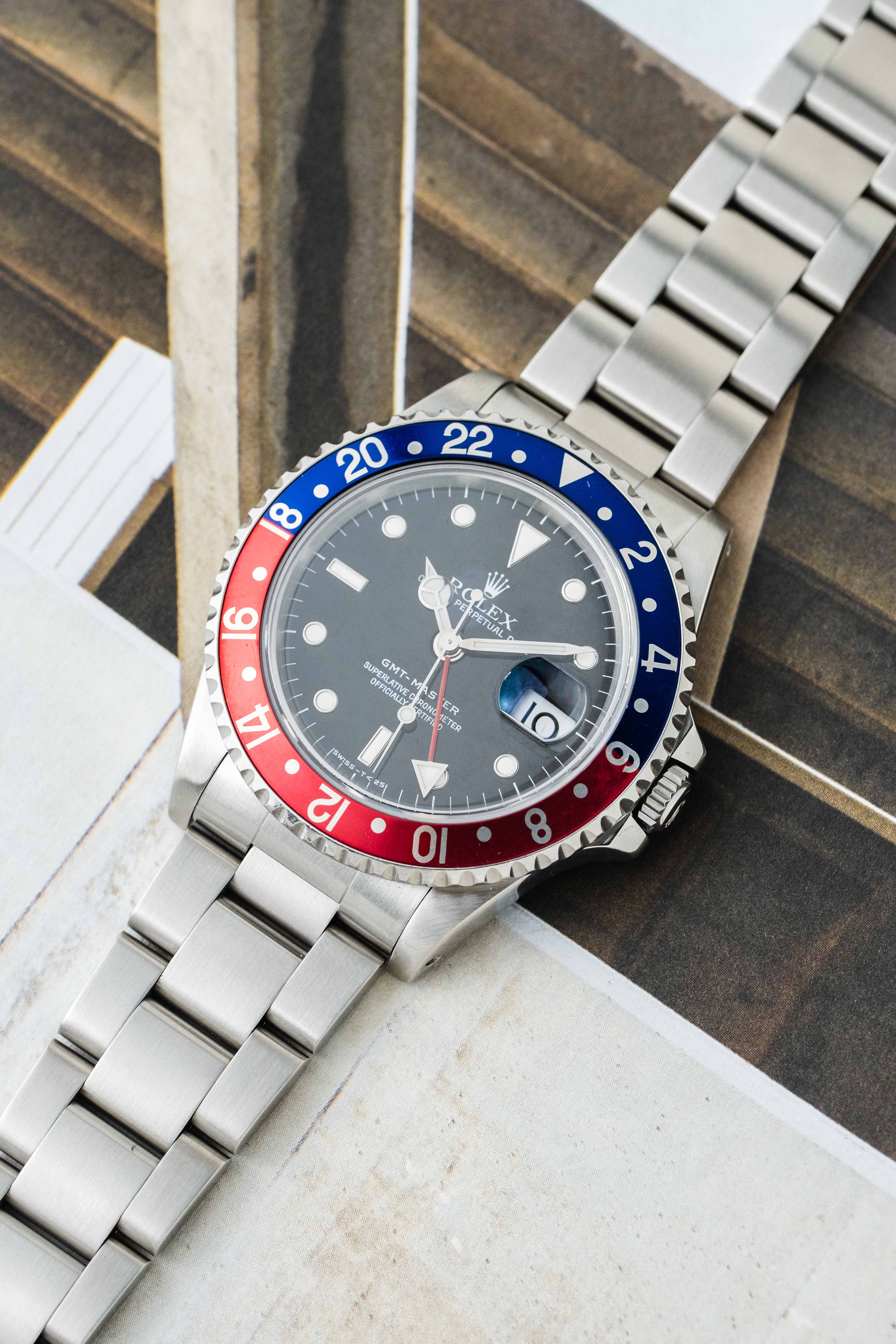 Rolex GMT-Master 'Pepsi' Ref. 16700 1995 w/ Box & Service Card