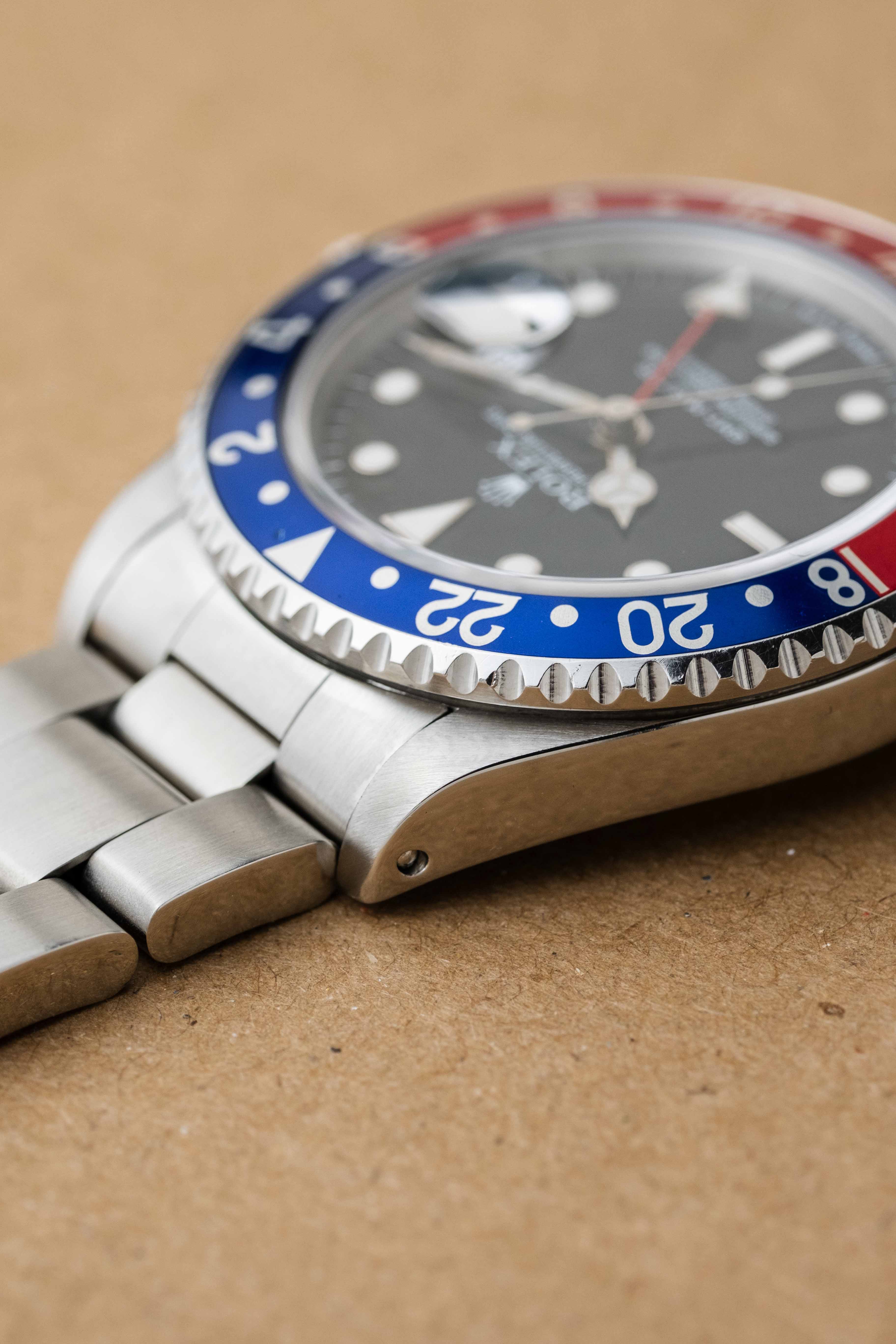 Rolex GMT-Master 'Pepsi' Ref. 16700 1995 w/ Box & Service Card