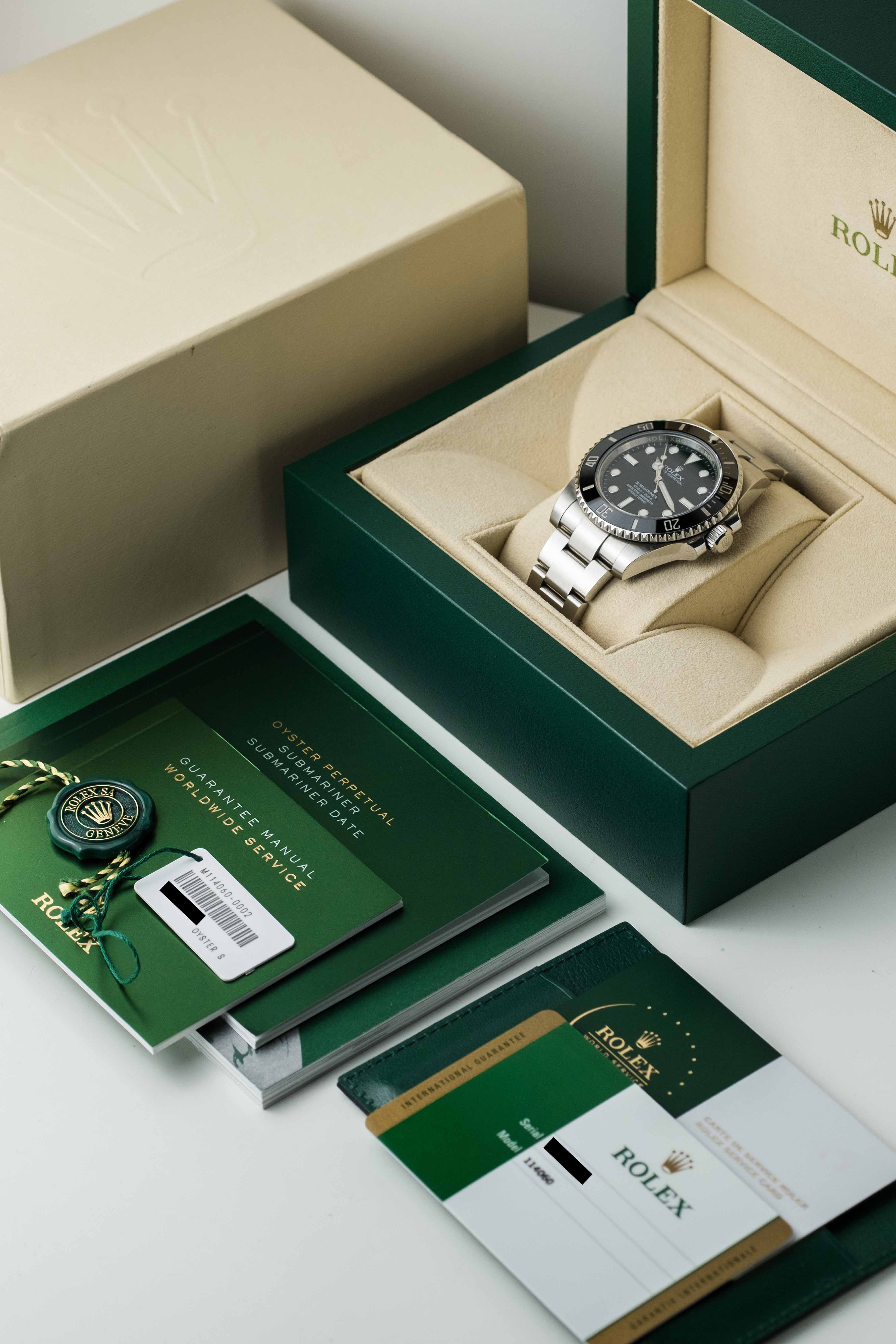 Rolex Submariner No Date Ref. 114060 2017 w/ Box & Papers