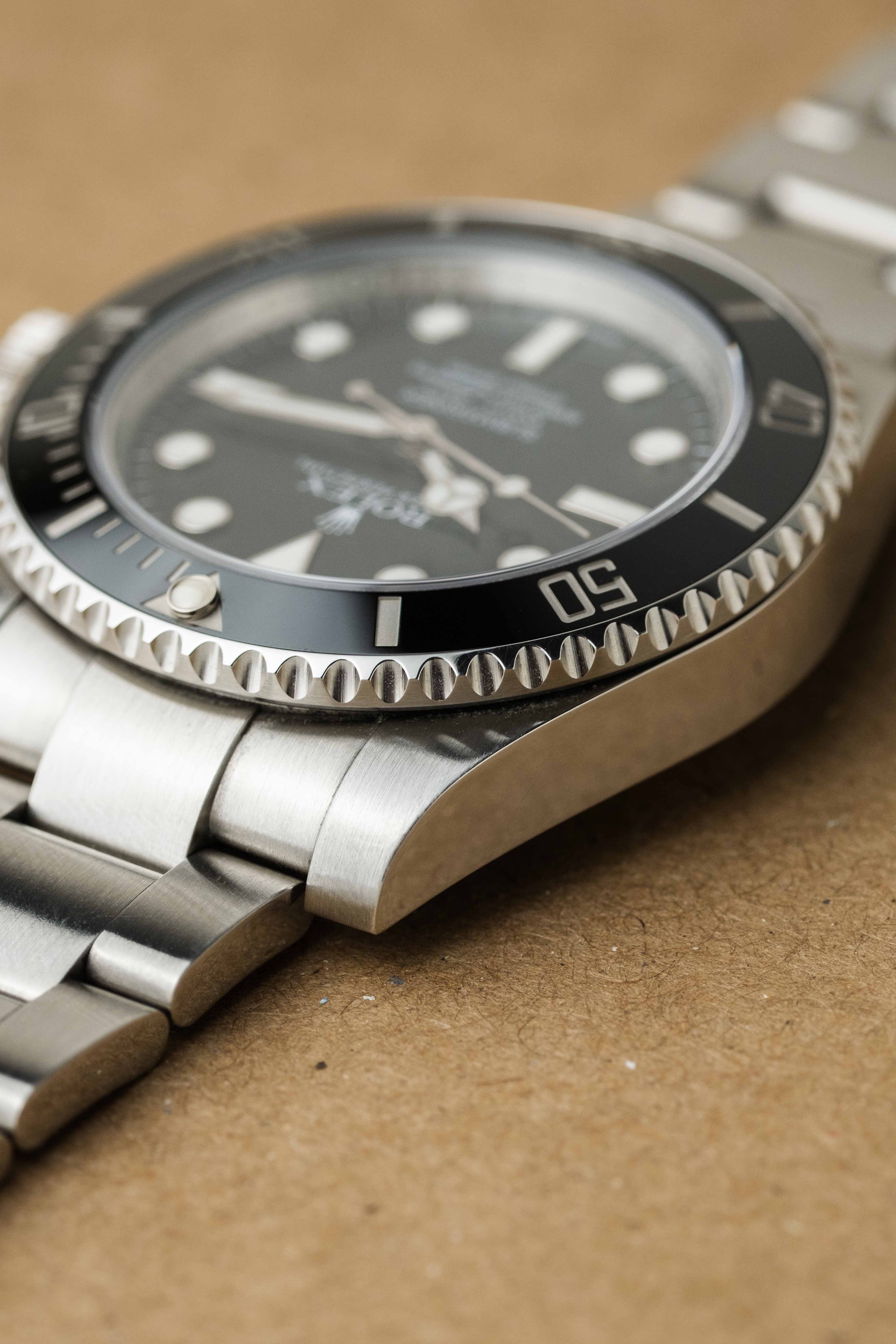 Rolex Submariner No Date Ref. 114060 2017 w/ Box & Papers