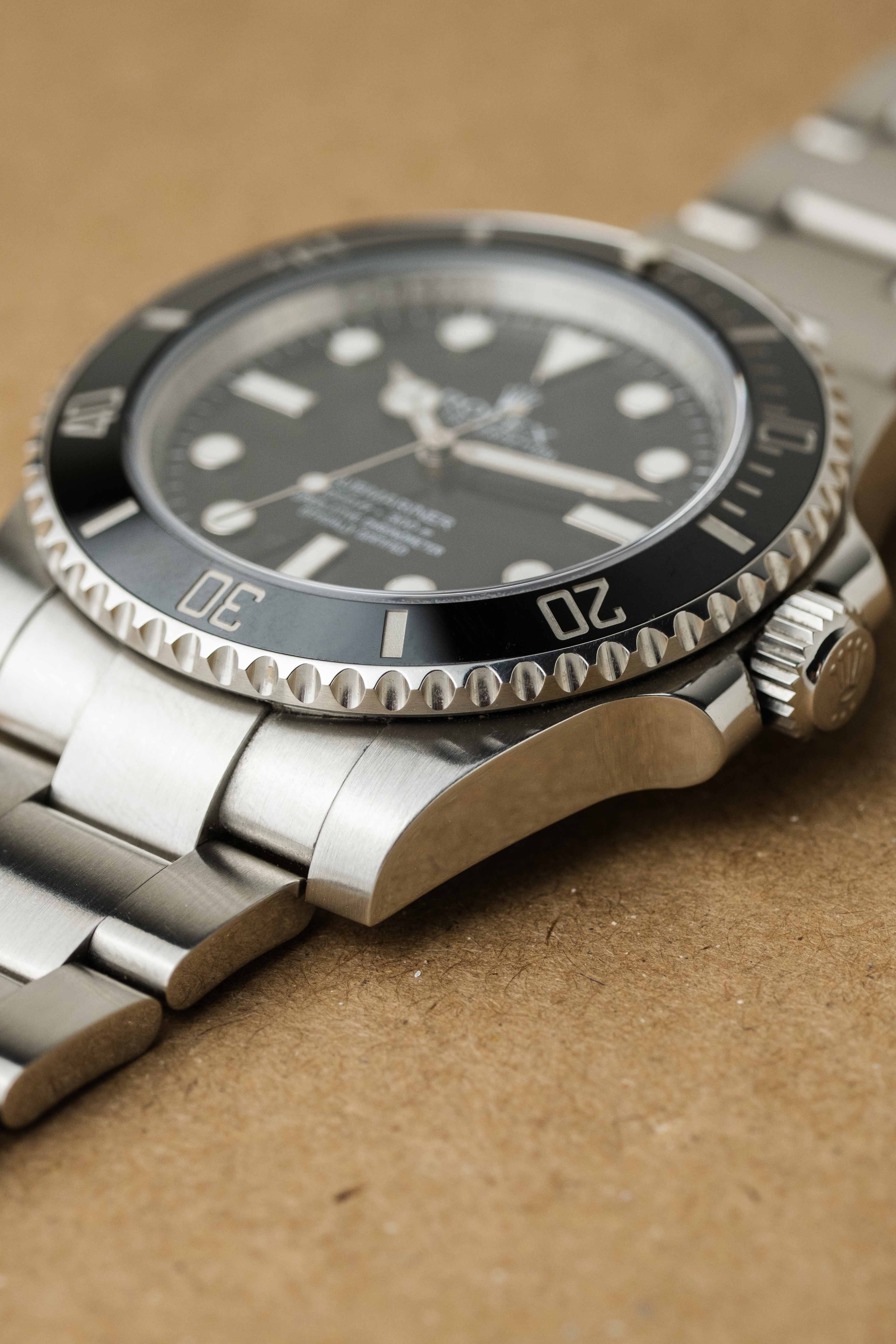 Rolex Submariner No Date Ref. 114060 2017 w/ Box & Papers