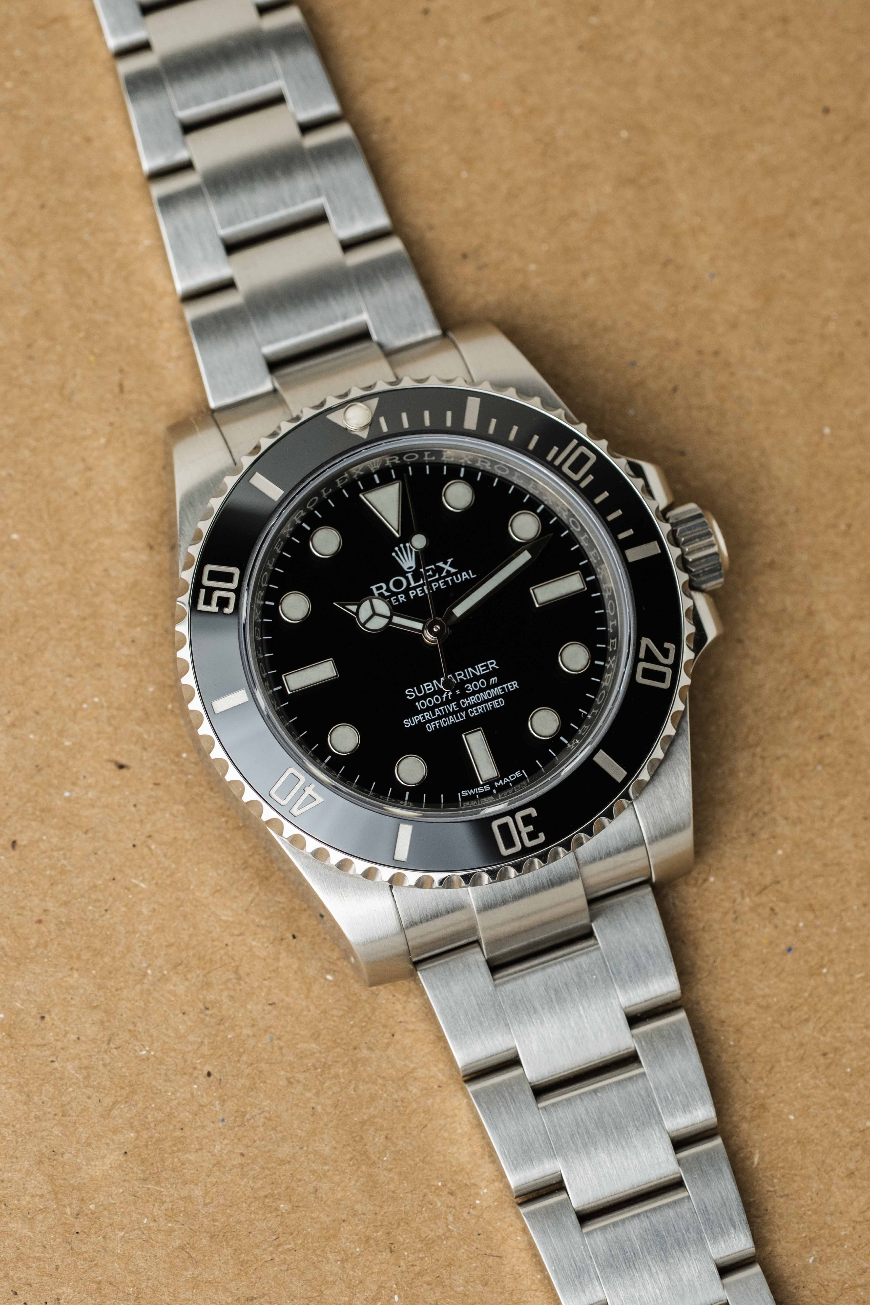 Rolex Submariner No Date Ref. 114060 2017 w/ Box & Papers