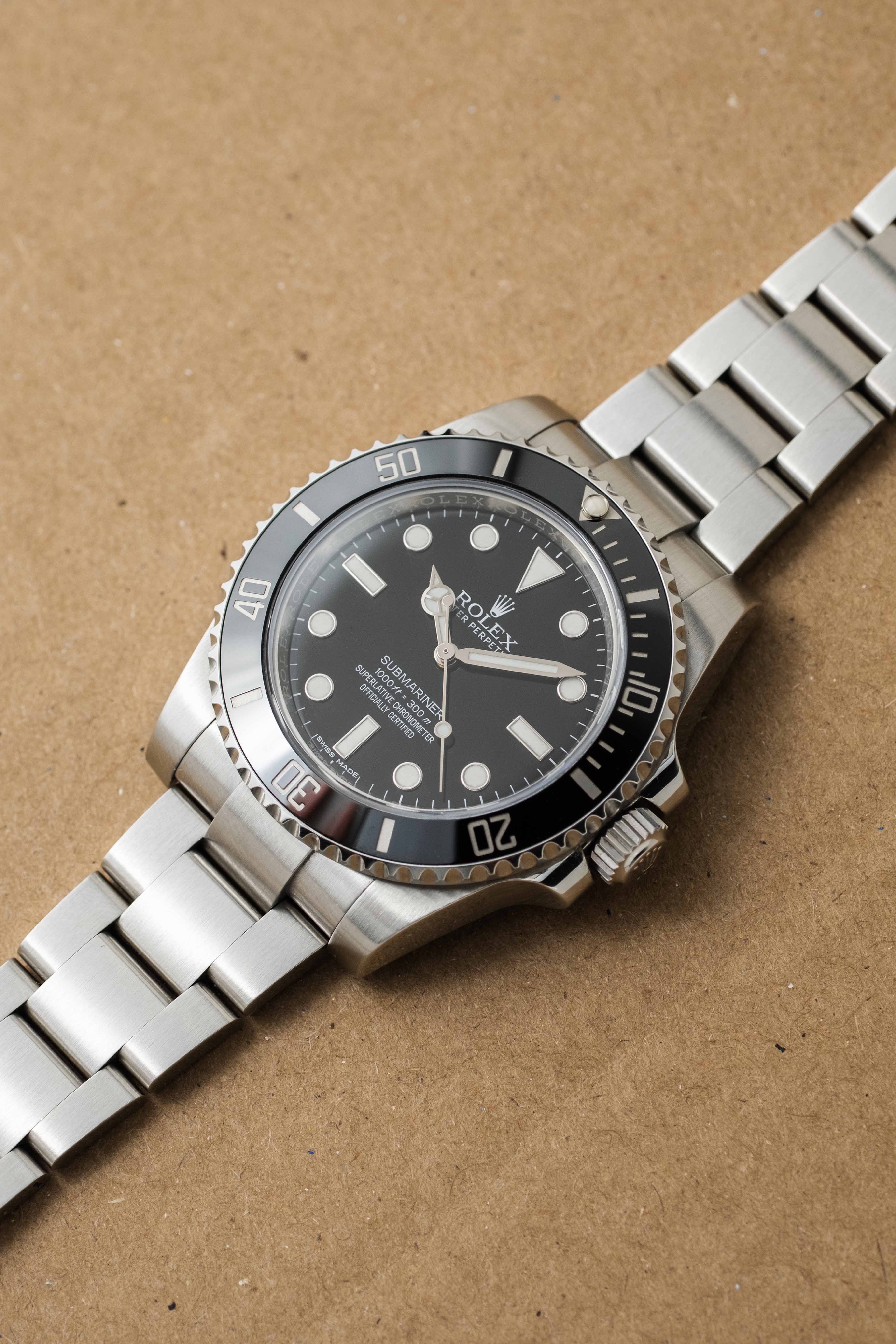 Rolex Submariner No Date Ref. 114060 2017 w/ Box & Papers