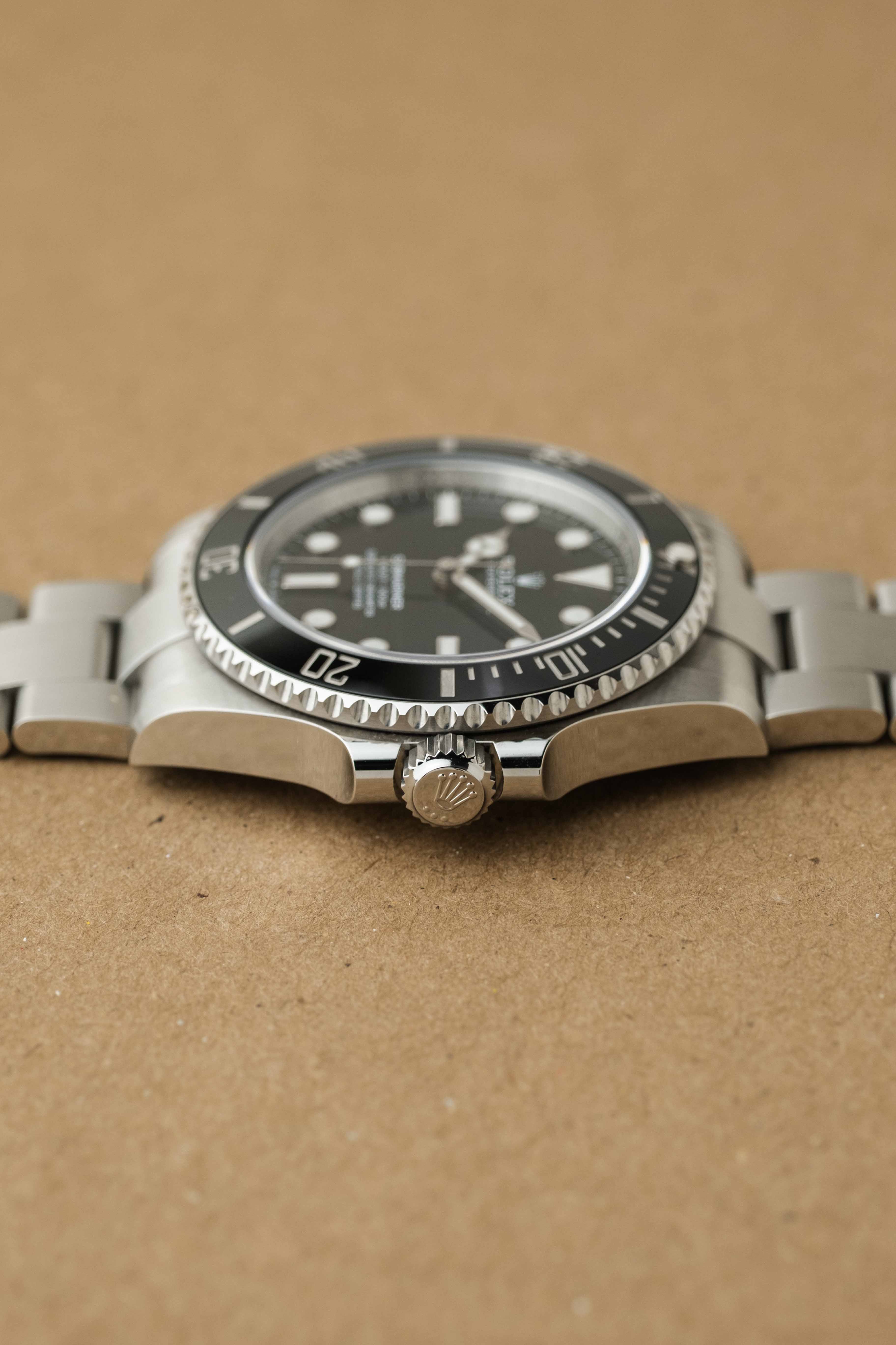 Rolex Submariner No-Date Ref. 124060 2025 w/ Box & Papers