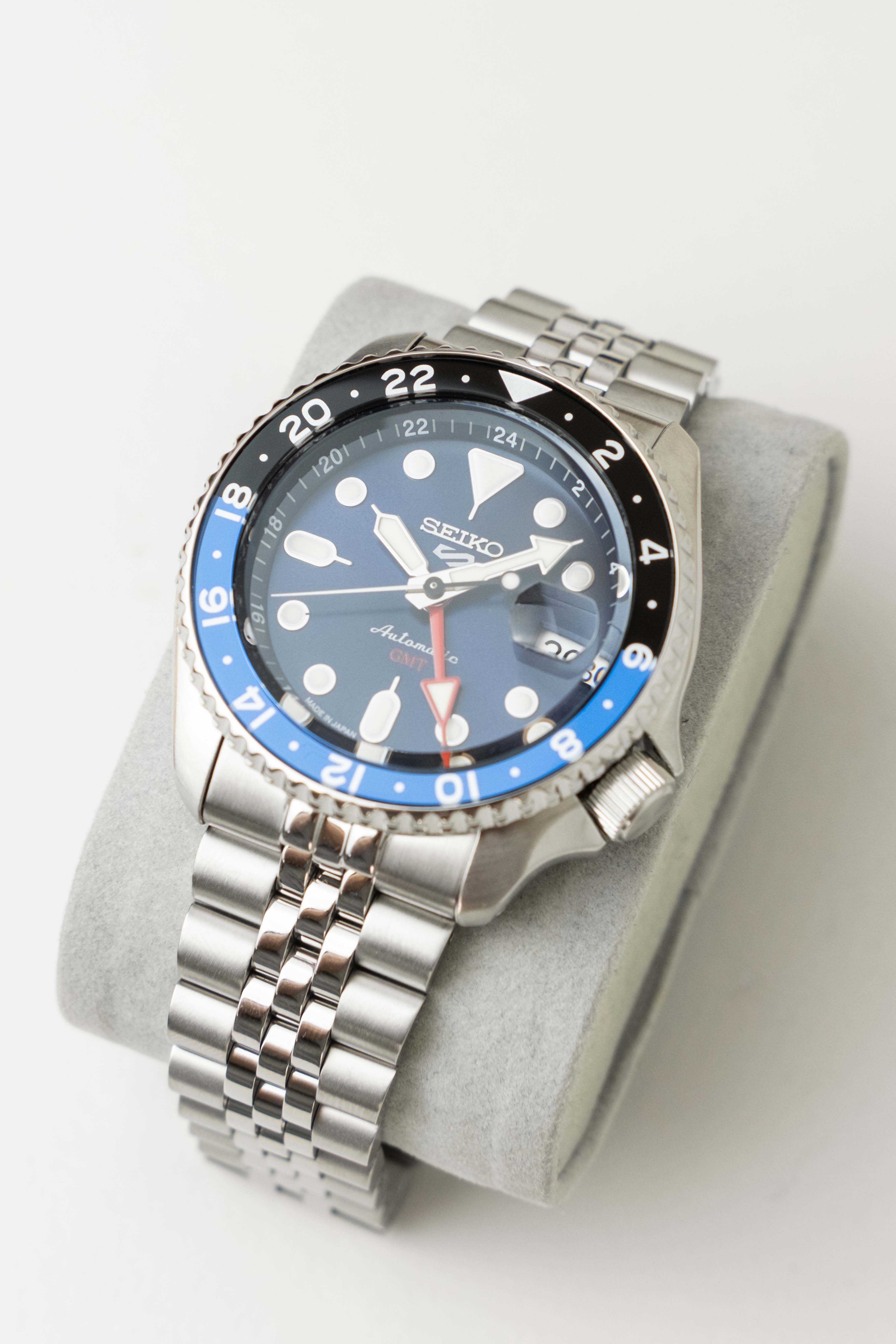 Seiko 5 Sports GMT Series Blue Ref. SBSC003 2022 w/ Box & Papers 