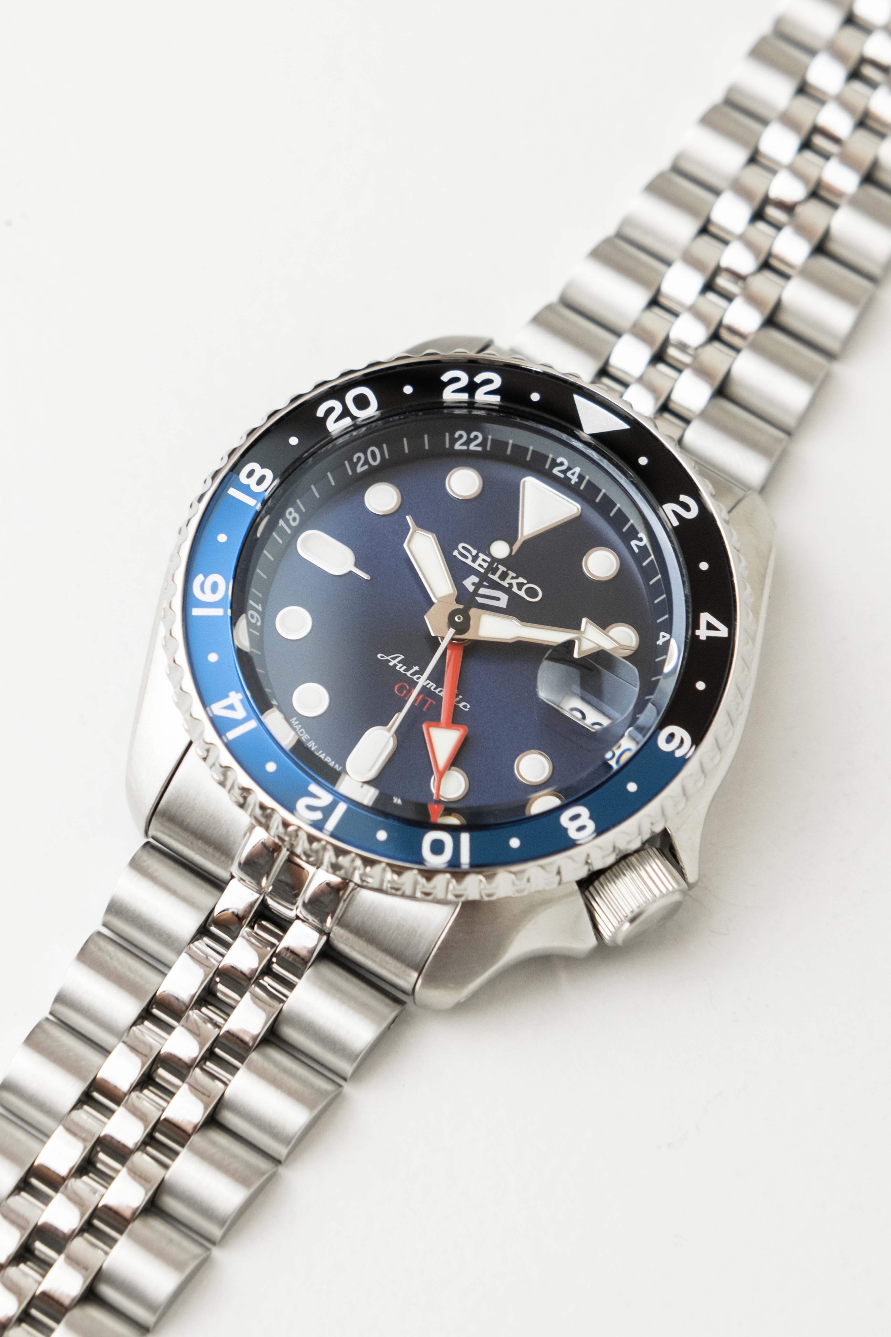 Seiko 5 Sports GMT Series Blue Ref. SBSC003 2022 w/ Box & Papers (Brand New)