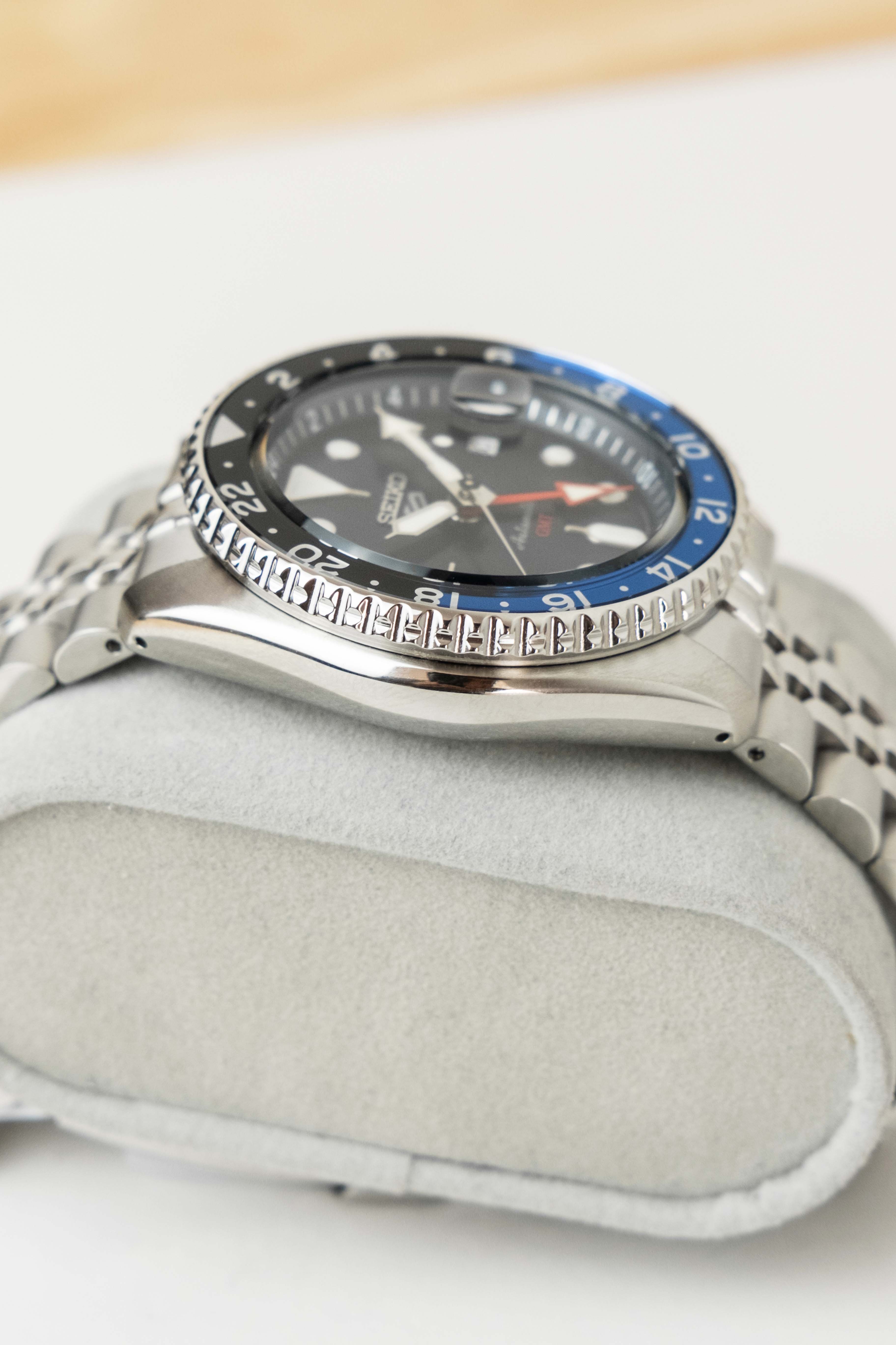 Seiko 5 Sports GMT Series Blue Ref. SBSC003 2022 w/ Box & Papers