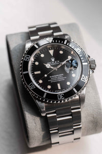 Rolex Submariner Ref. 16610 Date 1991 w/ Box & Service Papers