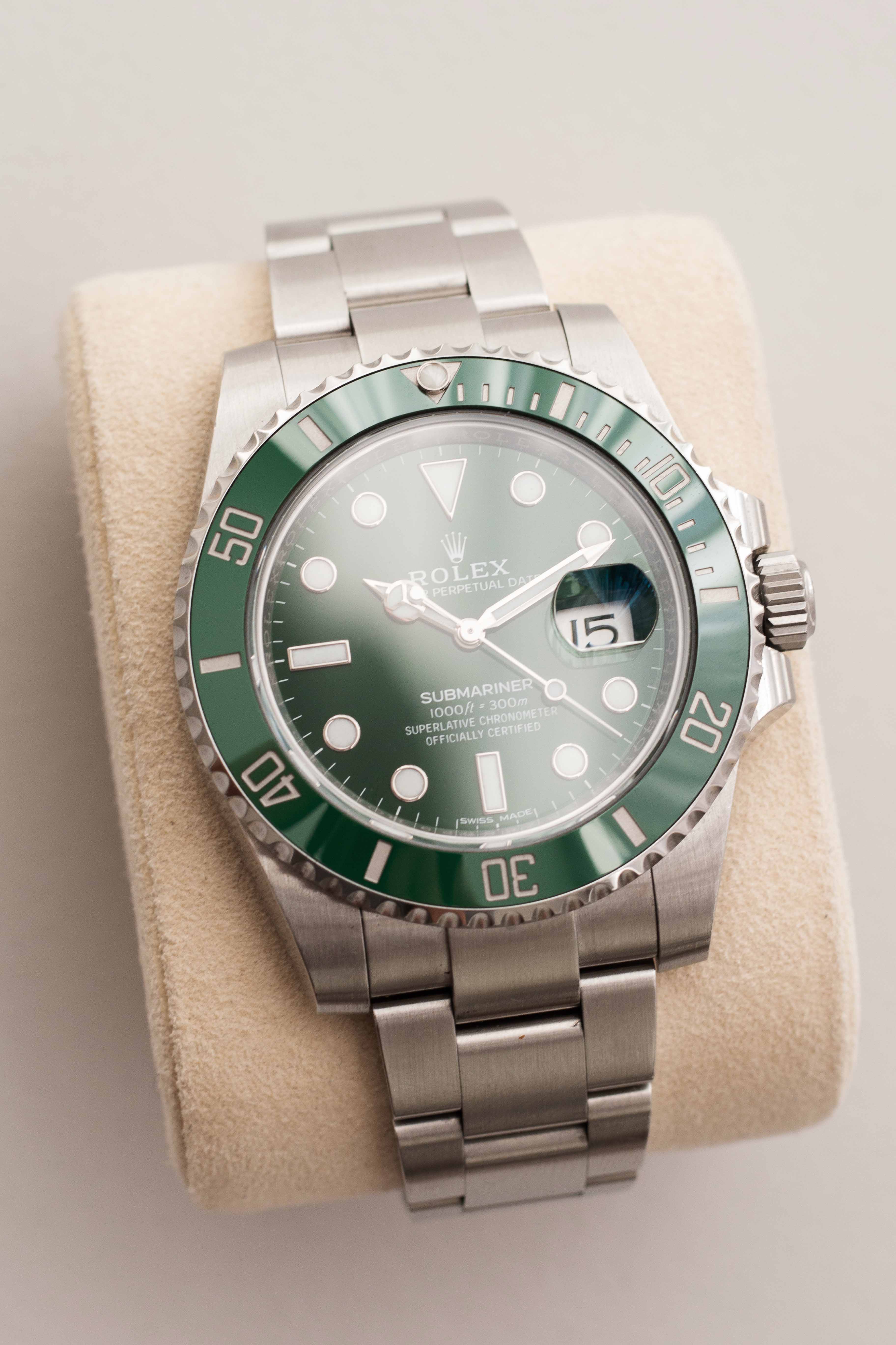 Rolex Submariner 'Hulk' Ref. 116610LV Date 2017 w/ Box & Papers