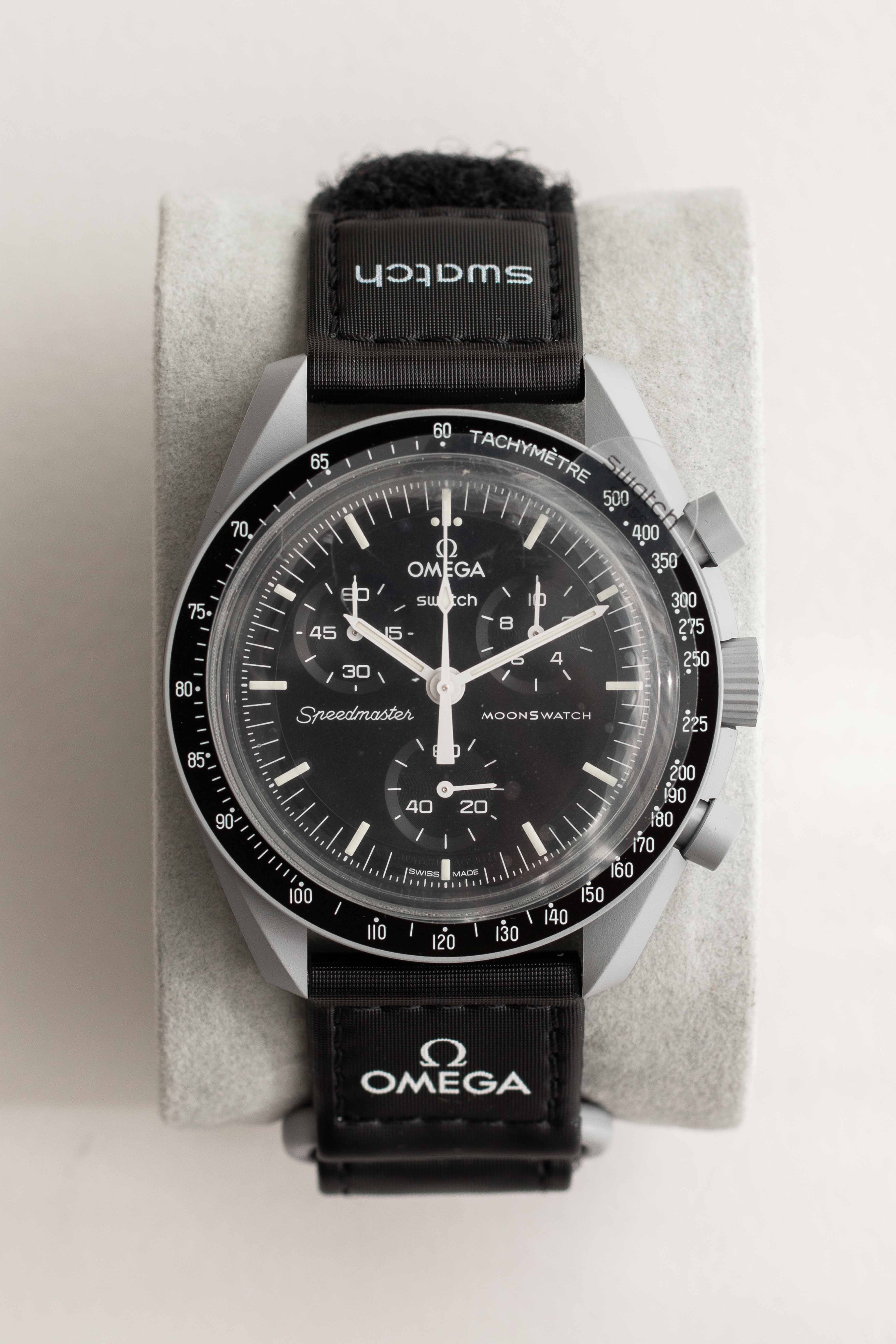 Swatch x OMEGA Mission to Moon ローマ空港店購入品番SO33M100